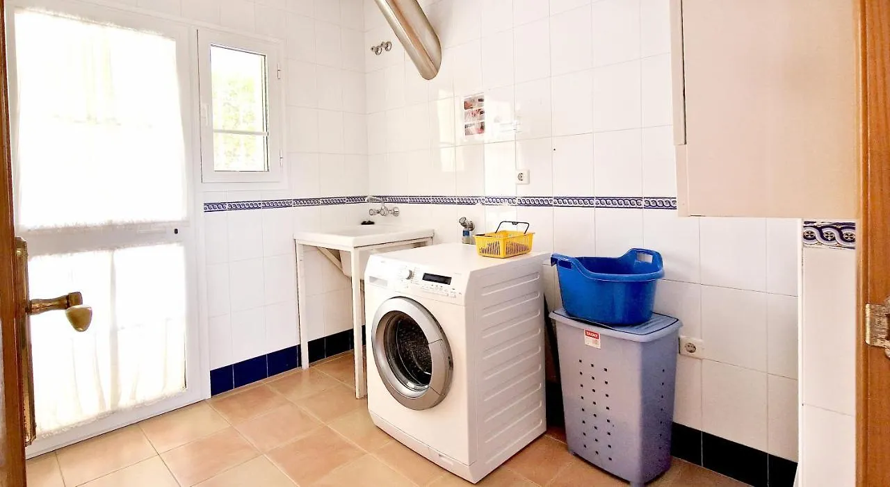 Golden Villa Costa Del Sol - Big Private Pool - Bbq - Good Location Fuengirola
