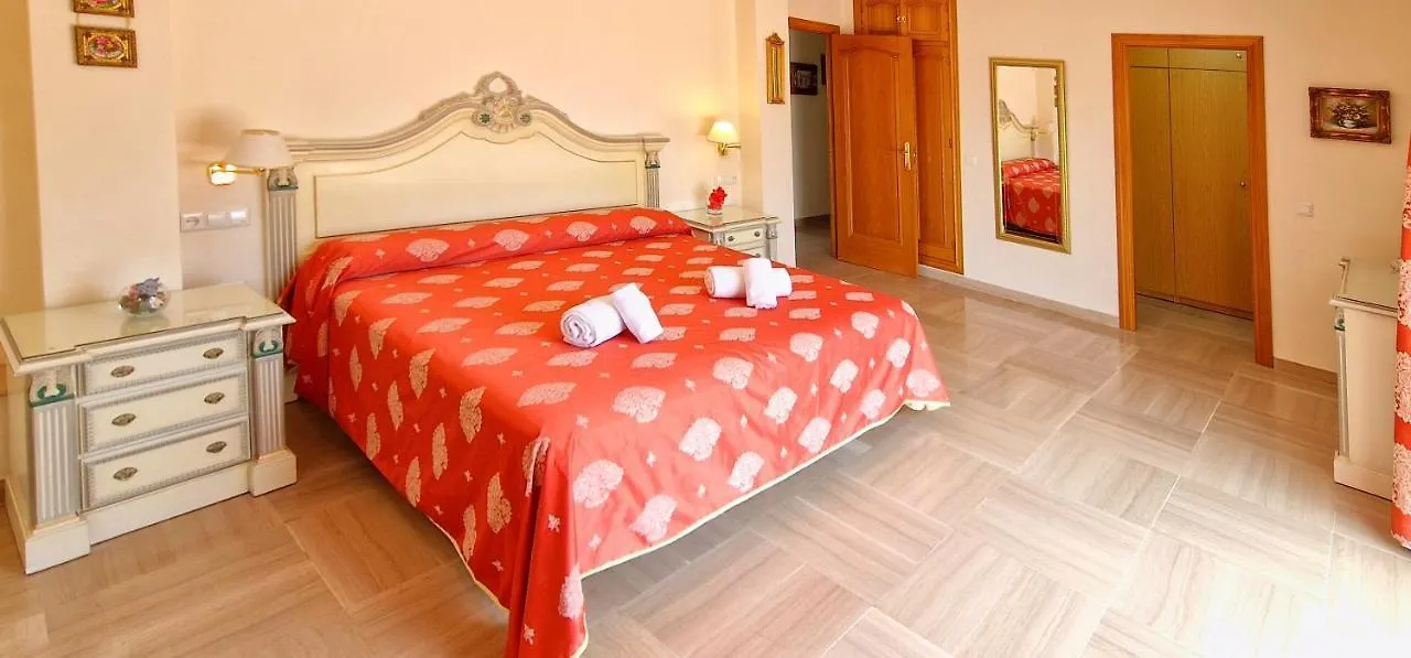 Golden Villa Costa Del Sol - Big Private Pool - Bbq - Good Location Fuengirola